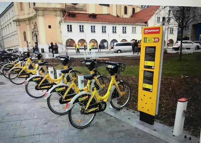 Alexis * ブラチスラヴァ